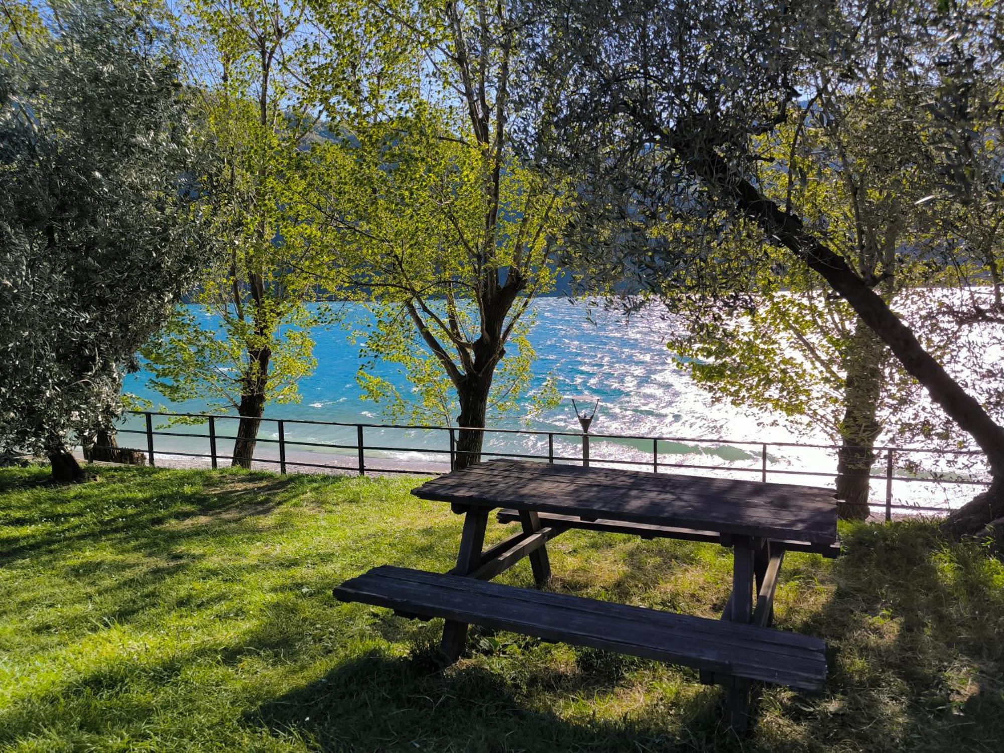 La Meridiana Sul Lago Abbadia Lariana Room photo